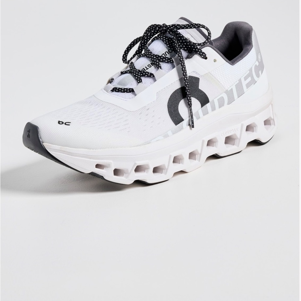 On Cloudmonster Sneakers